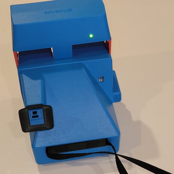 Hello Kitty Polaroid 600 Blue Refurbished by Retrospekt Limited Edition - Picture 10 of 11